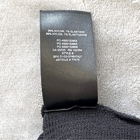 Aritzia - Babaton sculpt knit cross top - Picture 2 of 4